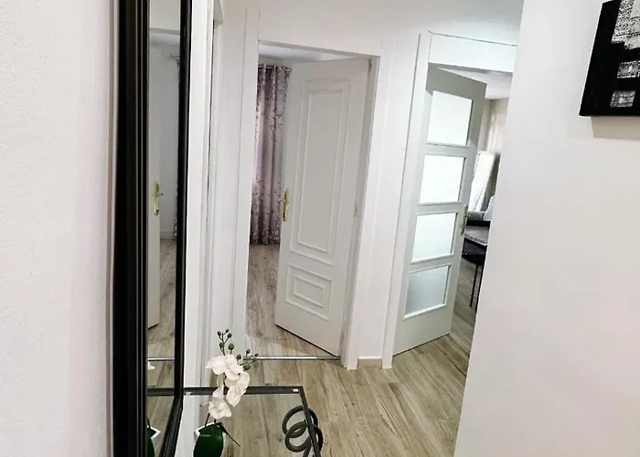 Apartsalou Tati Апартаменты