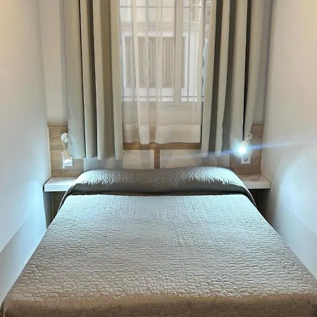 Apartsalou Tati *