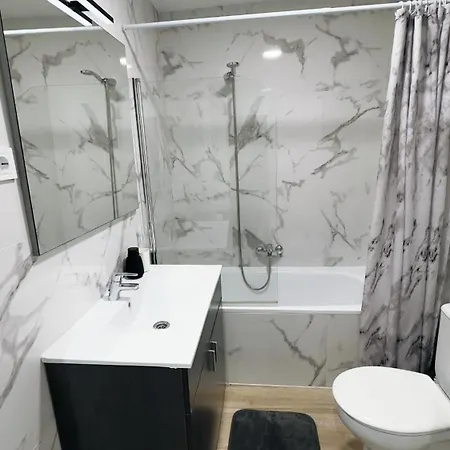 Apartsalou Tati *